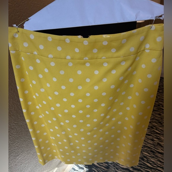 Ann Taylor Dresses & Skirts - Ann Taylor Yellow Polka Dot Pencil Skirt